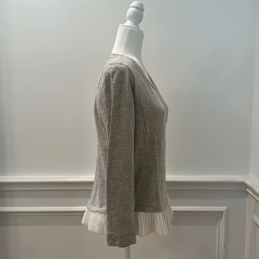 J. Crew sweatshirt‎ with ruffle hem size small grey and cream